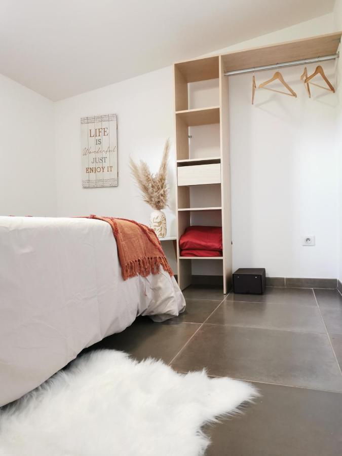 Maison De Vacances L'Hote Champetre Campagne Arlesienne ภายนอก รูปภาพ