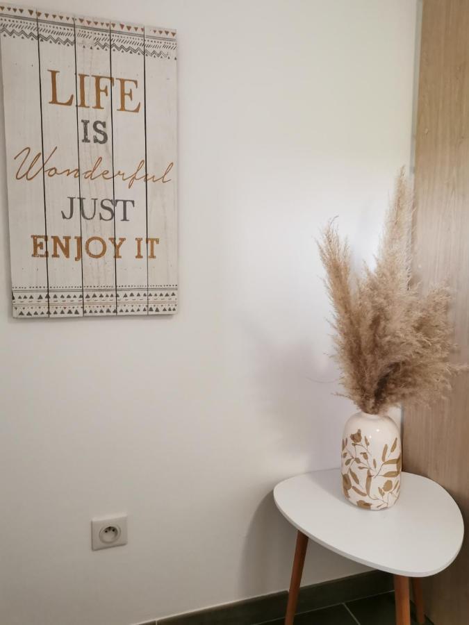 Maison De Vacances L'Hote Champetre Campagne Arlesienne ภายนอก รูปภาพ